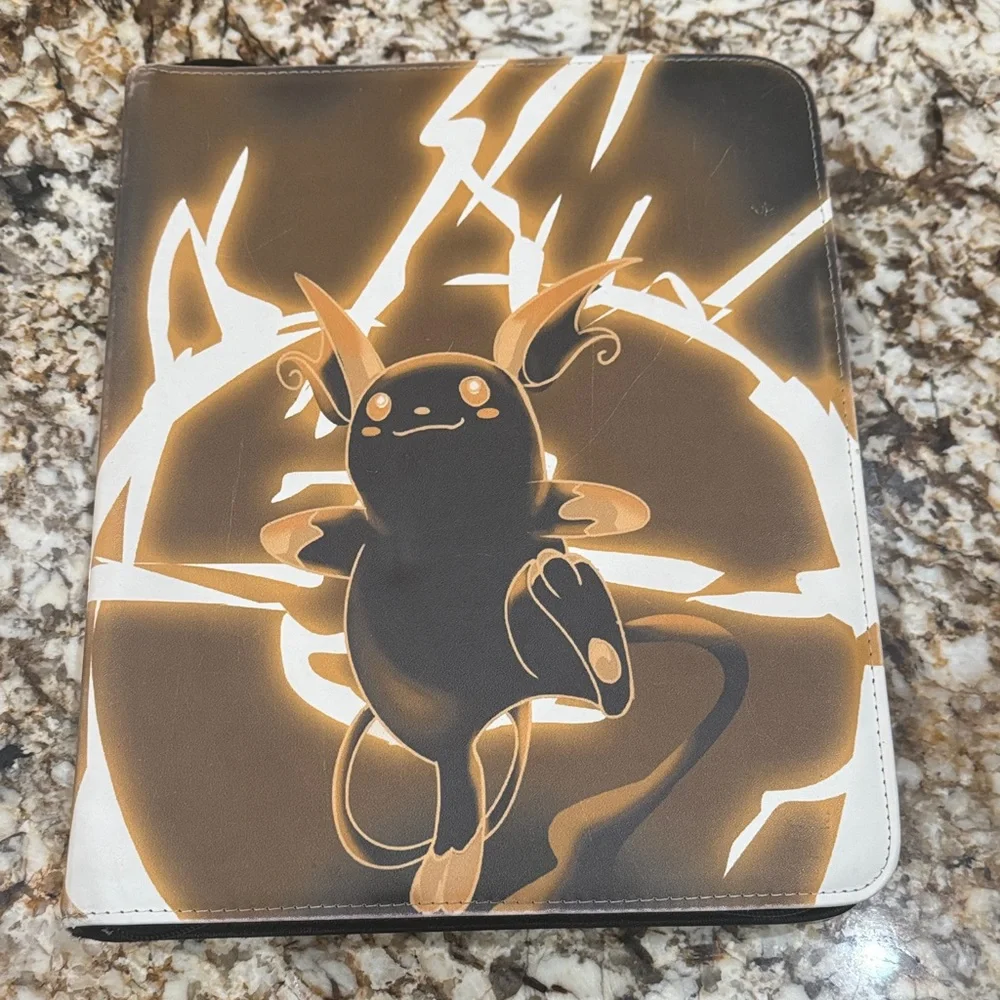 Raichu Pokemon Case + Pokemon Cards